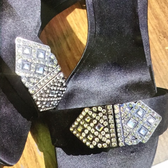 Heels - Picture 2 of 9